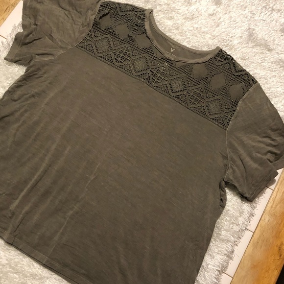 American Eagle Outfitters Tops - American Eagle short sleeved olive tshirt